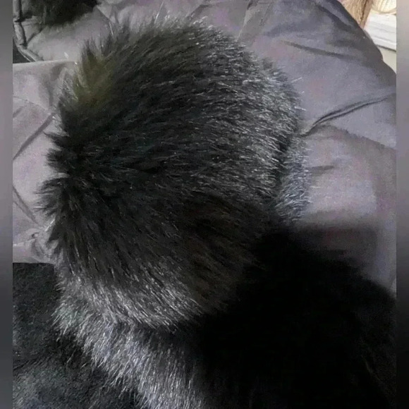 Marvin Richard's Black Puffer Jacket with Fox Fur Trim - Picture 10 of 11